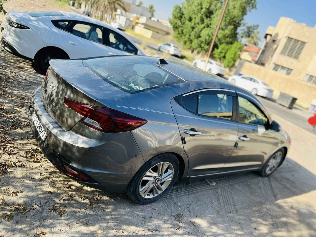 سلام عليكم
بيع او مراوس ب BYD

النترا 2019 

كير atالمرغوب 

السياره المواصفات نص فول 

تحكمات ستيرن شاشه كبيره تحديد مسار اشاير مري 

رقم بغداد بأسمي 

حادثها فقط بنيد بيها بارد بخشم الجاملغ 

قطعه واحده صبغ والباقي كفاله بدون ايرباك بدون دواخل 

مكانها بغداد للاستفسار على الرقم ***********

متوفر واتساب
