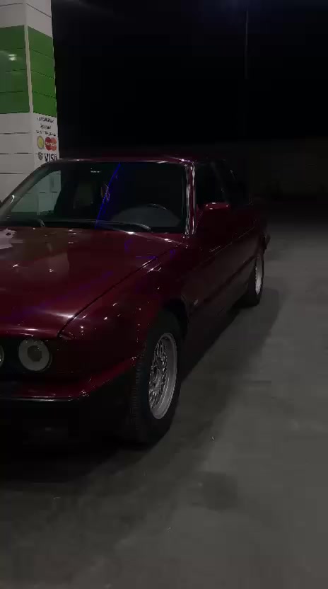 السلام عليكم 525 موديل 91اصل 
مثل ما تشوف بل صور سياره حلوه ونضيفه 

مكفوله من الضربه 

تبريد شغال منضومه زنون كير ومكيه مكفولات 

اكسل مكفول 

حداديه صدر خليفي وامامي مشتغله قبل شهر 

بعده جديد زوج تايرات امامي سياره خير من الله 

رايده ب 72وبيه مجال للشراي
هذا رقمي***********
