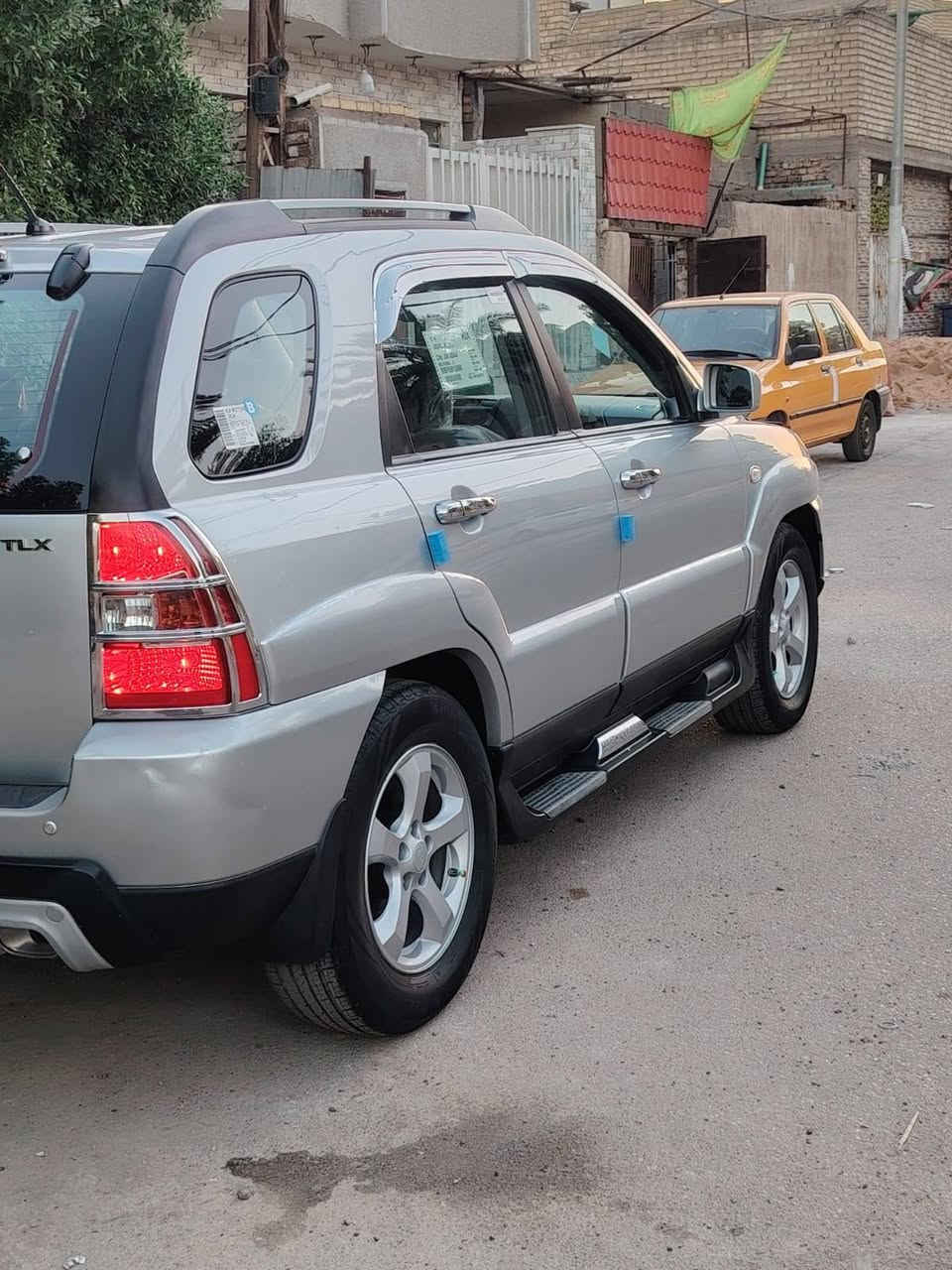 كيا سبورتج خليجي موديل 2009 فول مواصفات 1/ 1
السيارة كفالة من الصبغ والضربه والتبديل والبارد 

كير ومحرك مكفولات جدد وغير مفتوحات حداديه جديده 

ما بيه اي نقص السيارة جديدة وجاهزه 

مواصفاتهة معروفة

فتحه بالقماره سلايت 

محرك 2000 دوش

كشنات جلد 

كشنات كهرباء 

حساس خلفي

خمسه ويل كب 

مري شفط واشاير بل 

تحكم ستيرن

رقم السياره بغداد الدولي الجديد باسمي وهزه جديدة سنوية جديدة 

مكان السياره بغداد للتواصل ***********

السعر 118
