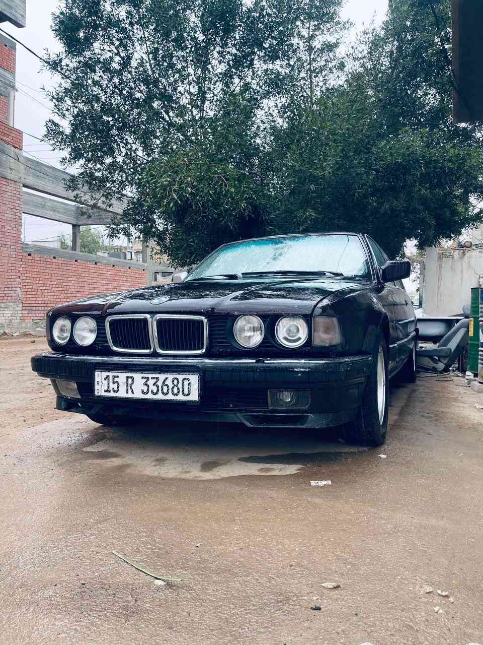 السلام عليكم 
BMW730V8اصل وفصل سنويه وبليته 
موديل 1993وارد يابان مكفوله من الكص والعيب الشرعي رقم انبار بسمي مداور شوكت ماتريد
 والضربه لون بيذنجاني بس جارد 
حداديه اماميه خلفيه جديده لوك 
تخم ويل خليه اصلي 
داخل لونين ابيضّ ورصاصي نضافه 100/75
بجم عريض دعاميه جديده وتخم لليتات جدد 
 السياره عليه ادامه كامله من منضومه البانزين وحجر احتراق وبلكات  اصليه ومجاول ومنضومه ماء جديده كله جديد واصلي 
نواقص السياره تبريد والصبغ جارد فقط 
السعر 48 وبيه مجال بيع أو مراوس حسب القناعه
العنوان الديوانيه مركز 
رقم الهاتف***********
