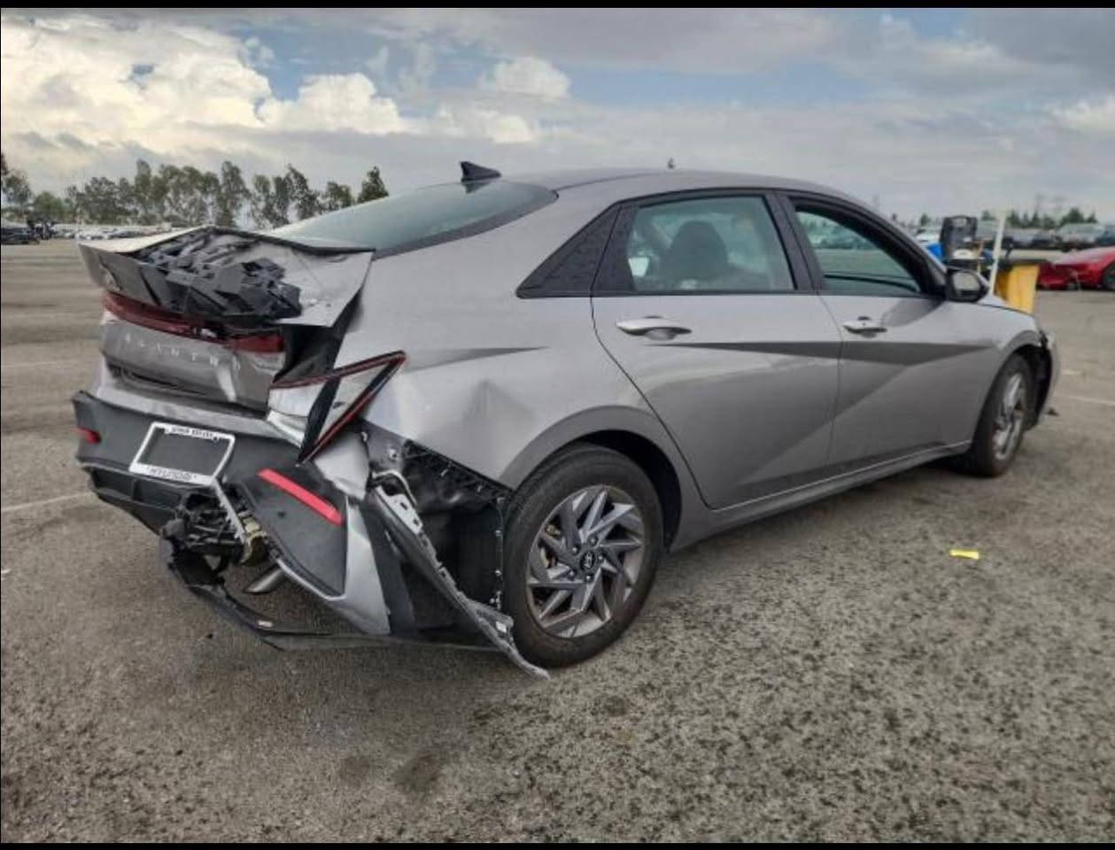 السلام عليكم شباب هونداي النترا موديل ٢٠٢٤ سياره حادثه موضح بصور سياره فول ما عدا الفتحه سعر ب عمان ١١٢ بدون كمرك وذا تريد بغداد ١٤٢ تدخل البغداد بسم المشتري العنوان بغداد ‭٠٧٧١ ٨٩٦ ٥٠١٦‬
