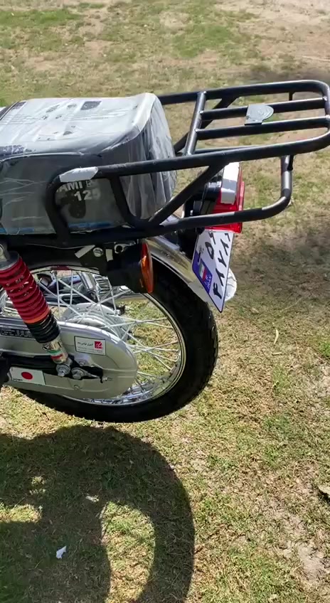 للبيع نامه مديل 2027كفاله عامه بس تانكي بيه  شويه شخوط الباقي مكفول  شبه شلامجه دراجه مكاني بابل الحمزه الغربي  سعر 750بيه مجال مويجي ويكلي جديد 750ام 750هاي النوعيه تراب شوف هاي النوعيه العندي بيش مراوس اروس تايكر نامه سافان *********** دراجه صار شهرين من مشتغله
