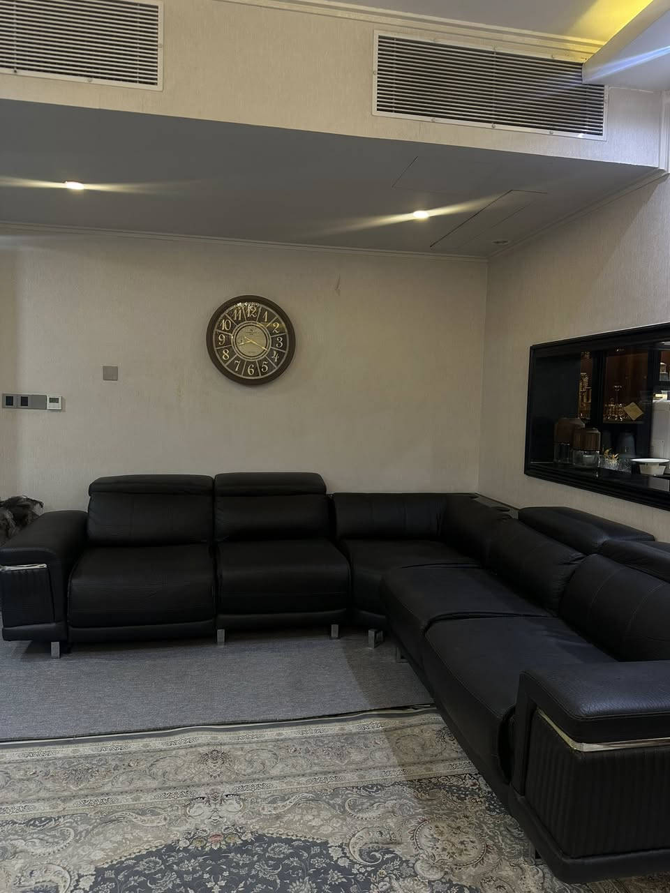 السلام عليكم
تخم قنفات جلد مستعمل للبيع بـ650 الف وبي مجال العنوان بغداد


**إذا كنت صاحب هذا الإعلان وتريد حذفه لأي سبب، رجاءا أرسل رسالة إلى الدعم الفني**