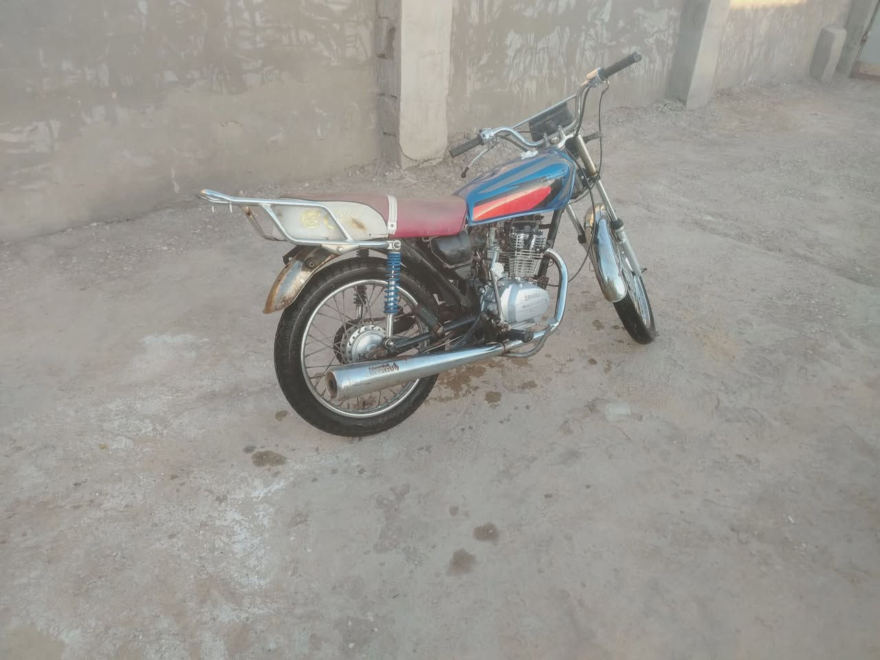 السلام عليكم شباب دراجه كلك نضيفه ومكفوله و السعر 250 وبيه مجال قليل والشراي بيه خير ويدلل والاتصال على هذا الرقم *********** مكاني الكوت ( المو شراي لا يتعبني)
