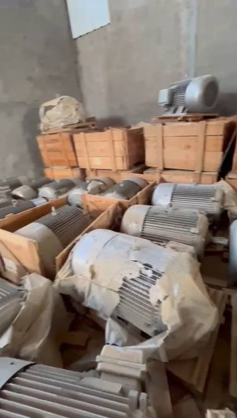 ماطورات كبيرة للماء و المعامل و غيرها
- ماطورات عدد 187 
- وزن الماطور 540 كيلو 
- جديد مامشتغل بالكارتون
- موديل 1991
- سنة الانتاج 2002
- سعر الماطور الواحد 16 ورقة 
استفسار تواصل خاص.


**إذا كنت صاحب هذا الإعلان وتريد حذفه لأي سبب، رجاءا أرسل رسالة إلى الدعم الفني**