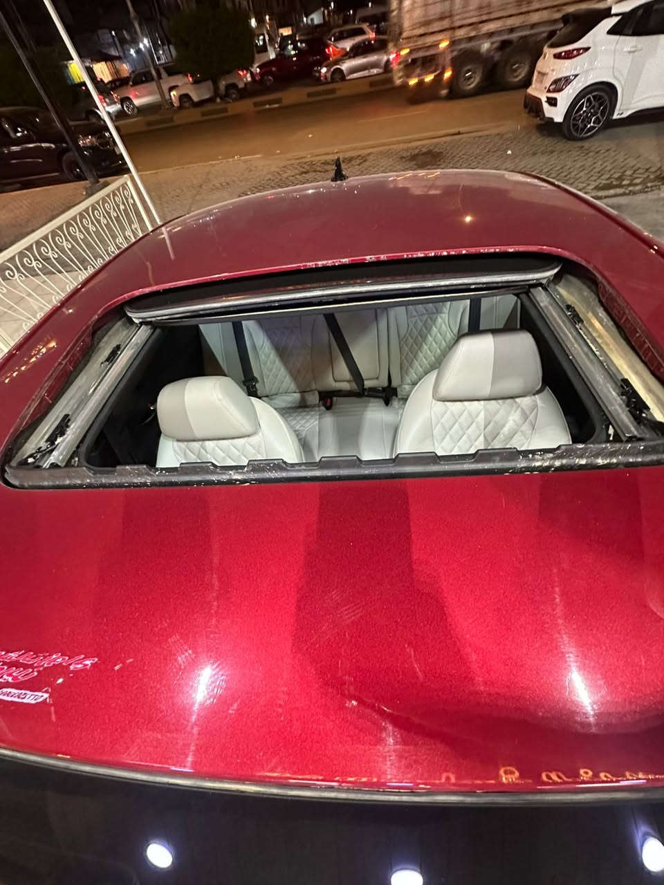 السلام عليكم
للبيع
هوندا اكورد 2023 
صور الحادث مرفقة صبغ دعامية امامية بأمريكا

السعر : 20500$

للاستفسار : ***********
