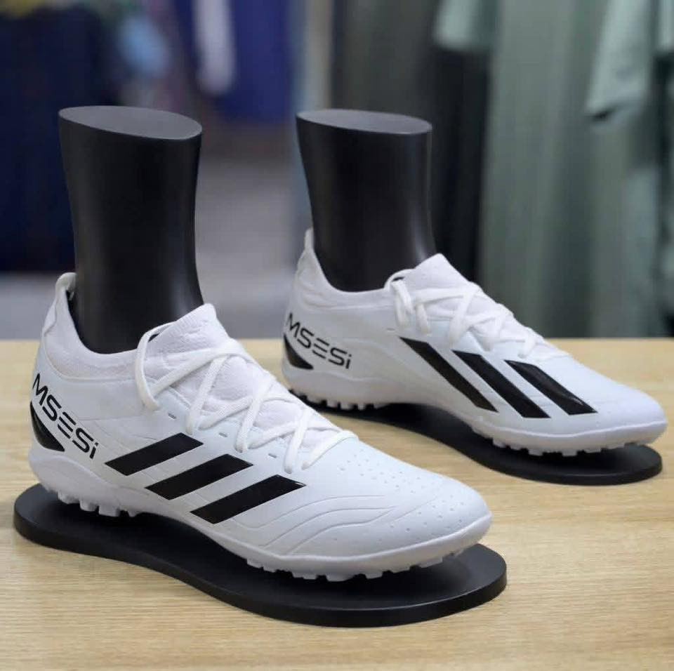 السعر عليه تخفيض لان قطع اخيرة
لحكوا اخر قياسات 

اي قطعة تريدها دز صورتها واتساب وانطيك سعرها 

***********
