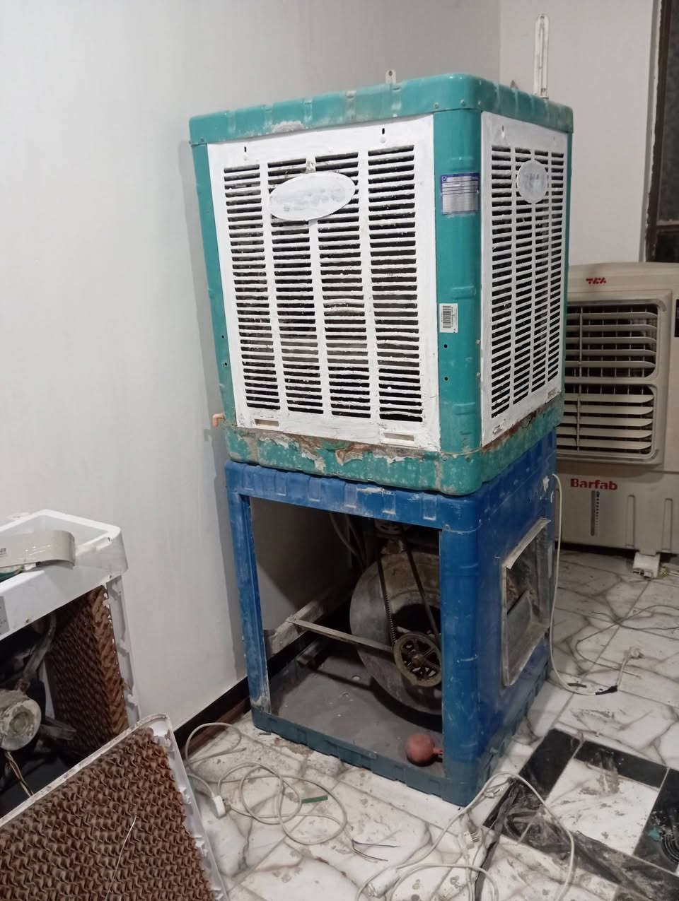 مبرده حجم وسط تشتغل على فحص ونظيف كلش سعره90وحده الحجم الكبير
اي نقص مابيه 
عنوانه حله حي الشاوي
موشراي لا يطب خاص ويضل يسولف


**إذا كنت صاحب هذا الإعلان وتريد حذفه لأي سبب، رجاءا أرسل رسالة إلى الدعم الفني**