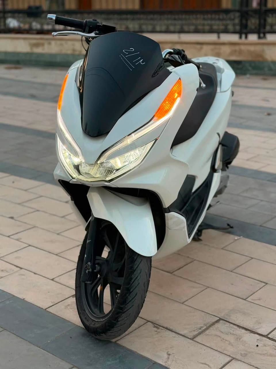 السلام عليكم دراجه pcx جيل الثالث   مكينه 150  دراجه مكفوله كفاله عامه مال رمبه حساس ازدحام حساس ستان تتدفئة بل يدات لد أمام لد خلفي مكينه برغي ممفتوح بيه شلعه معدل فول مال جناي دراجه تتعب تكول جديده ماشيه 10 الف حقيقي على ايدي كتلوكات الرمبه بيه السعر 14ونص وبيه مجال العنوان بغداد الهاتف ***********اتصل وبيك خير ودلل
