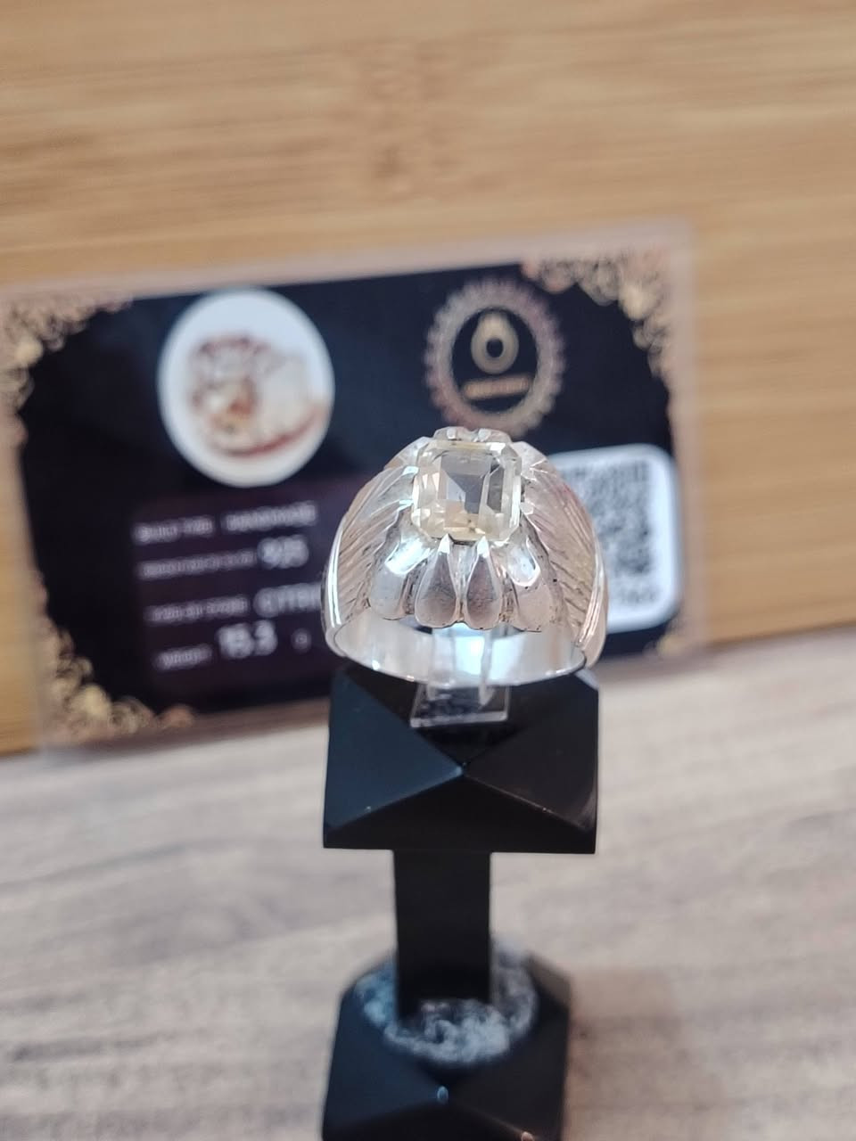 خاتم من حجر السترين الأفريقي الطبيعي
صياغه ثقيلة وجميلة فضه عيار ٩٢٥
مع شهادة المنشأ وضمان الخاتم الاصلي
يوجد توصيل إلى جميع المحافظات
التواصل ع الخاص او ع الواتساب ***********
