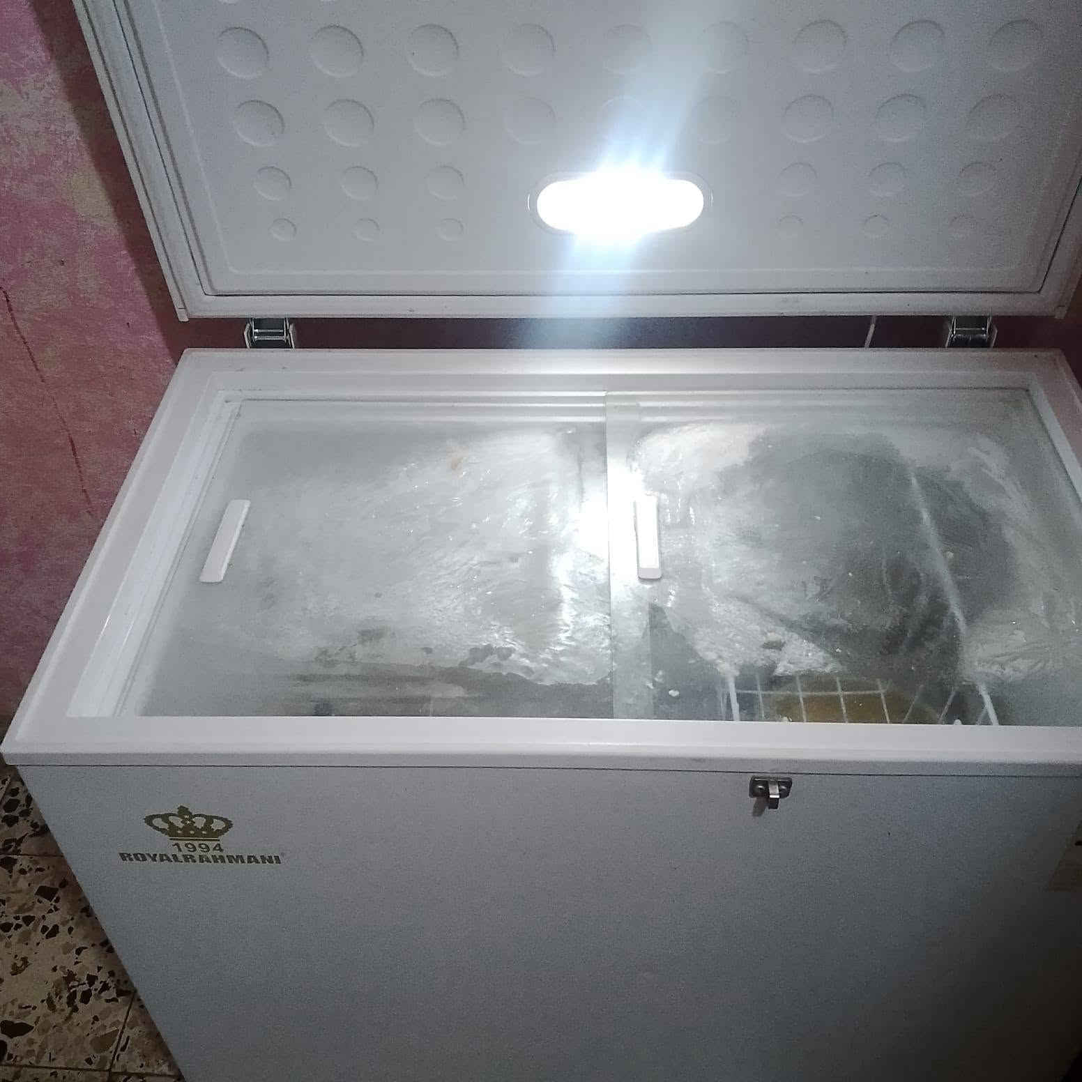 مجمده رويال جديده جدآ سعر 300 وبيه مجال قليل بلازما 43 اصليه تكنيك وكلشي بيها سعر 225 وبيه مجال بسيط الشراي يتصل ودلل الخاص مغلق ***********
