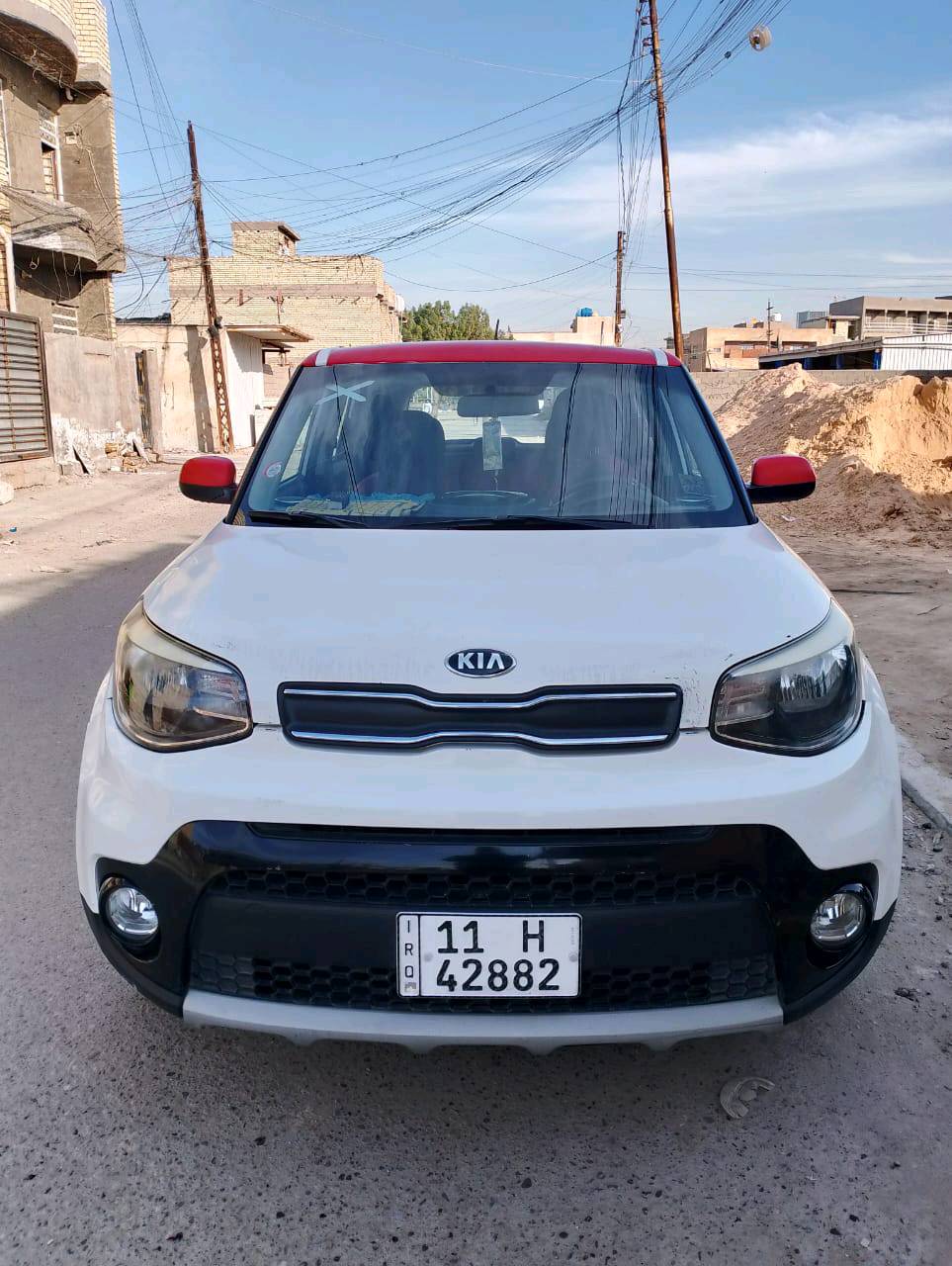 صول موديل  امريكي ١٦ 
محرك ٢٠٠٠ ما مفتوح 
الحادث مرفق بالصور 
ملاحظه التكمه بين البابين سليمه 
سيارة جاهزه من كلشي ماشيه ٨٢ الف حقيقي 