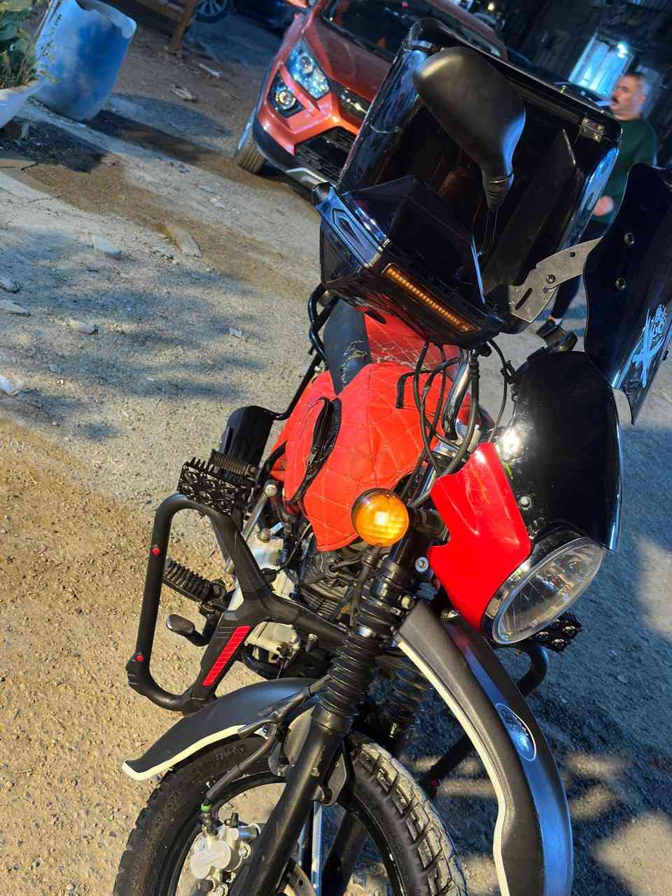 سلام عليكم
بوكسر للبيع 
موديل ٢٢ شكل ٢٣ 
كبل انكر سلف واطلع للشغل 
اوراق كامله شرط الترقيم 
دهن امزويل كل اسبوع 
شادلها شغلات 
١كشافات خارجيه 
٢ يدات هوائيه دبل اشارع 
٣ جامه خارجيه 
٤ درع اتريد هاذ الي عليها تريد البلادي موجود 
سعرها 1600 مليون وستميه وبيها مجال 
متواجد اتصال و واتساب 
***********
