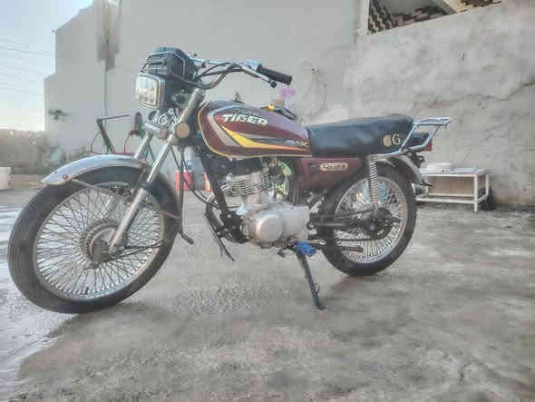 سخت ايارني وضع شركه  مطور ويرمنيه شغله مكينه مبدل بيها كز كيت فقط سعره 450وبيها مجال شي قليل  وهذا رقمي ***********
