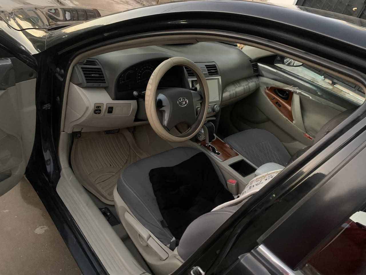 سلام عليكم 
كامري خليجي GL /2010
بيها جاملغ وباب السكن بدون دواخل 
كير مكينه بالشرط لاصرف ولابخار 
صدر امامي خلفي جديد
تايرات ٤جديد
تبريد تدفئه بالشرط
رقم سليمانيه جديد
هزه جديد لحد2027
سنويه باسمي نافذه لحد 2027
بيها بطاقه بانزين
شرط التحويل  
ب$119وبيها مجال قليل 
للاستفسار اكثر /***********
كركوك قرب ملعب الشورجه الدولي
