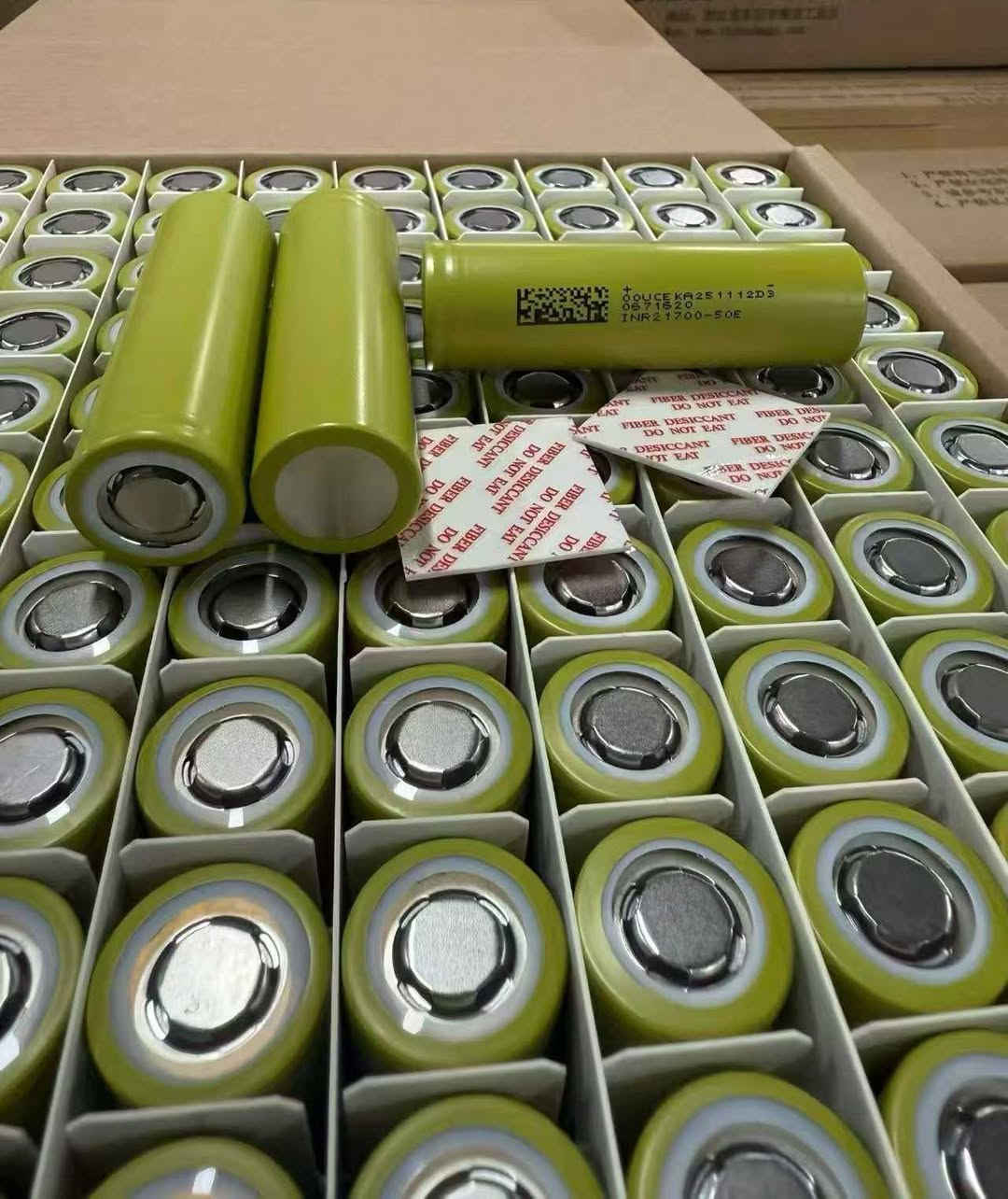 The DMEGC INR21700-50E 3.7V 5000mah battery cell is high performance lithium-ion batteries cell engineered for demanding applications that require both substantial capacity and strong discharge capabilities. Offering a nominal capacity of 5000mAh and a continuous discharge rating of 15A,it’s an ideal solution for high-drain uses such as power tools,custom battery packs and, electric motorcycles, electric scooters, electric bikes.
The company is a leading battery supplier specializing in high quality battery solutions.our product range includes lithium ion battery,Lithium iron phosphate battery,Lifepo4,Sodium-ion batteries and nickel-metal hydride batteries,catering to various industries such as consumer electronics,power tools,Energy storage equipment,solar lighting,Electric tricycle,electric bike,Laptops,solar power,electric vehicles,photovoltaic energy storage,and renewable energy.


**إذا كنت صاحب هذا الإعلان وتريد حذفه لأي سبب، رجاءا أرسل رسالة إلى الدعم الفني**