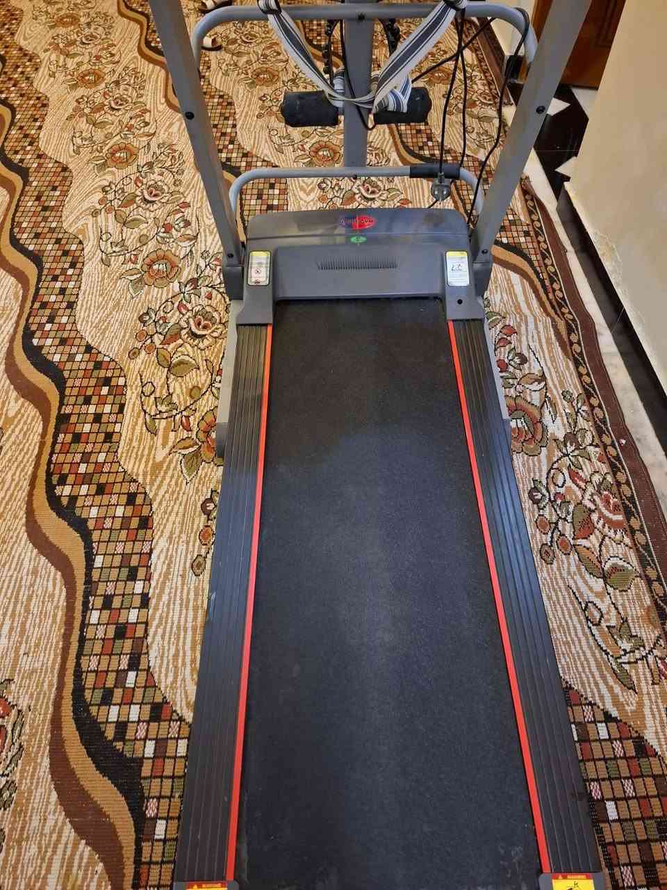 جهاز جري للبيع جديد حيل ماخذينه ب٥٠٠ ماطوره عطل .. للبيع العاجبه يتواصل مع الرقم *********** والسعر مناسب ١٦٥ عنواني قرب جامعة العين
