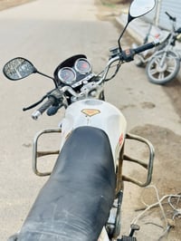 للبيع سلام وعليكم موطور AH موديل 2016 ما بي نغص سلف لايت كله شغال كهرب...