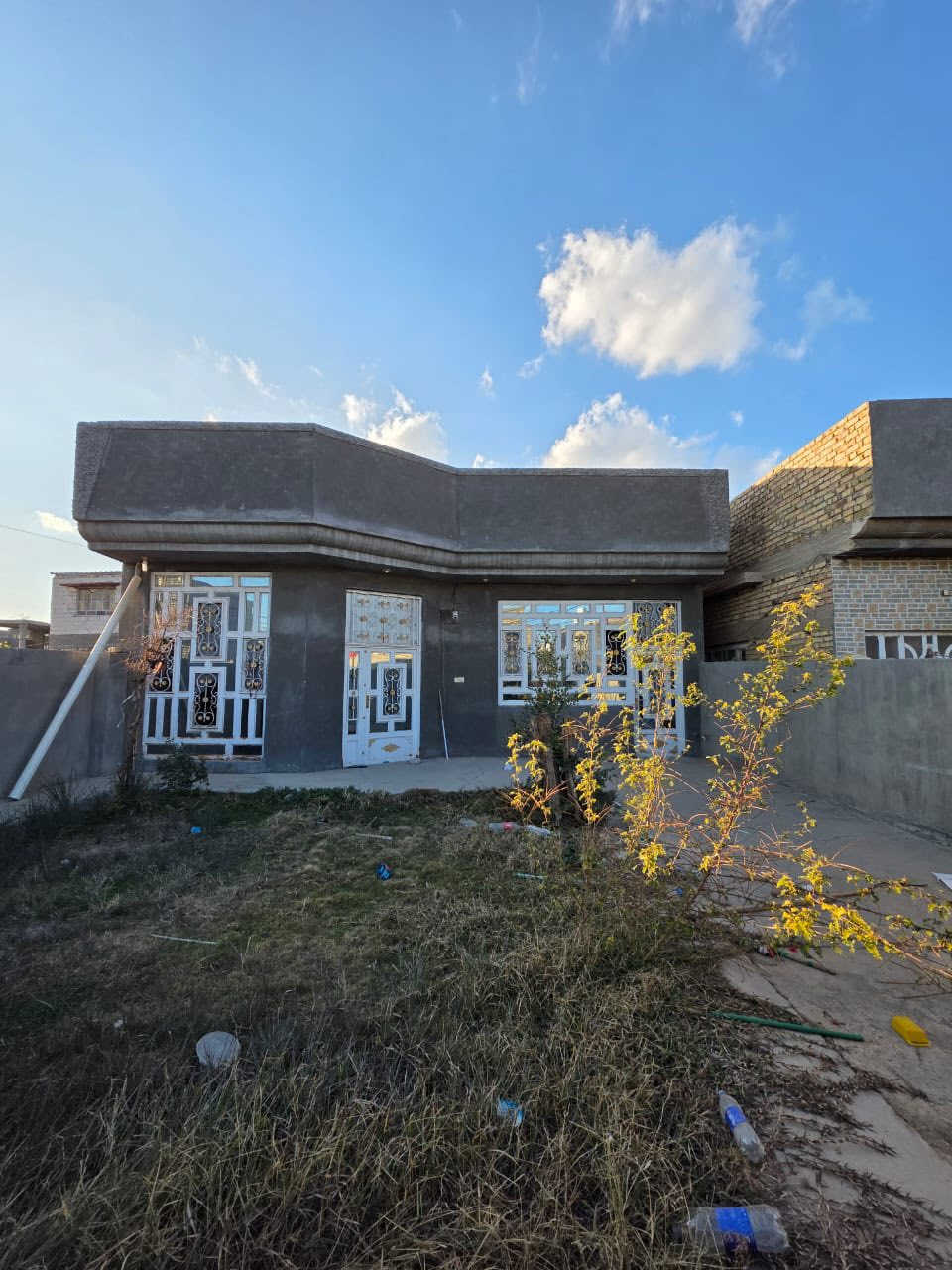 دار للبيع مساحة 240م
طابو زراعي سند 25

نقص تطبيك الارضيه فقط
بناء حديث طابوگ تسليم مفتاح

يحتوي على 
غرفتين نوم 
استقبال
مطبخ
كلدور
مجمع صحي داخلي وخارجي
الموقع//ورديه داخل منطقة الامام سيد موسى خلف مدرسة مالك الأشتر الابتدائيه
للاستفسار اكثر الاتصال على الرقم
***********
