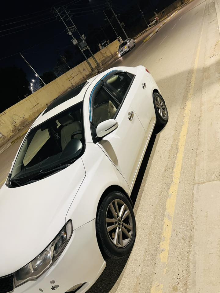 سيراتو خليجي موديل 2013 فول مواصفات مكينة 1600 دوش
مكينة وكير كفالة حدادية تخم تاير جاهزة سياره رقمها بابل 
بيها جاملغ وبنيد شويه بتكمة صبغ أثر سقيفة وكعت عليها عندي صوره قبل الشغل سيارة جاهزة معروضة ٩٧ وبيها مجال
رقم الهاتف ***********
