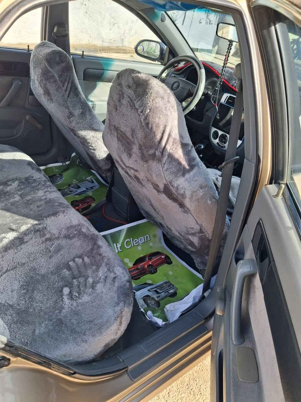 سلام عليكم اوبتره موديل 2009 سياره مكفوله  او جاهزه ع اخير تبريد تدفئه رقم جديد هزه جديده او صاحبهة رسمي بديالى جاهزه من كهربايات من صدر او مكينه او كير سياره مال جنايه.   السعر 65 او بيهة مجال..  *********** السياره بديالى
