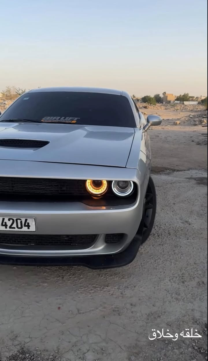 ⚪️ دوج   🇺🇸. جالنجر  🏎️😈😈
{2023}💪🏻💪🏻💪🏻
فئة { SXT }  
لون سلفر  
ماشيه 25 ميل 
رقم كربلاء الجديد 
_ ____
{المواصفات} 
🔺نظام سبورت 
🔺كشنات كنتار 
🔺مقعد السائق كهرباء 
🔺بصمة ابواب و صندوك  
🔺لايتات امامي لد 
🔺نضام مانع الانزلاق 
🔺انارة داخل السيارة 
🔺6 سلندر  3.6
🔺ويل  20
🔺 قطعتين تبريد 
🔺تحكمات ستيرن  
🔺 تثبيت مسار 
🔺  ماشيه 25الف
🔺 بلوتوث - كار بلي - USP 
🔺 شاشه وسط
🔺 سيتم سماعات الباين 
🟢 ادامه كامله على السياره متصرف ربع عليها 
🟢 السياره احلى من الصور 
________________________
(ملاحظة)
الضرر💥
⚫️ثلث قطع وجاملغ خلفي كلير ب امريكه 

مكان السياره : كربلاء 
السعر :175 وبيها مجال بصيط

ملاحظة؛ السيارة بالحقيقة اتجنن لعابه اخت الزيرو  
للاستفسار اكثر الاتصال 
للتواصل***********
