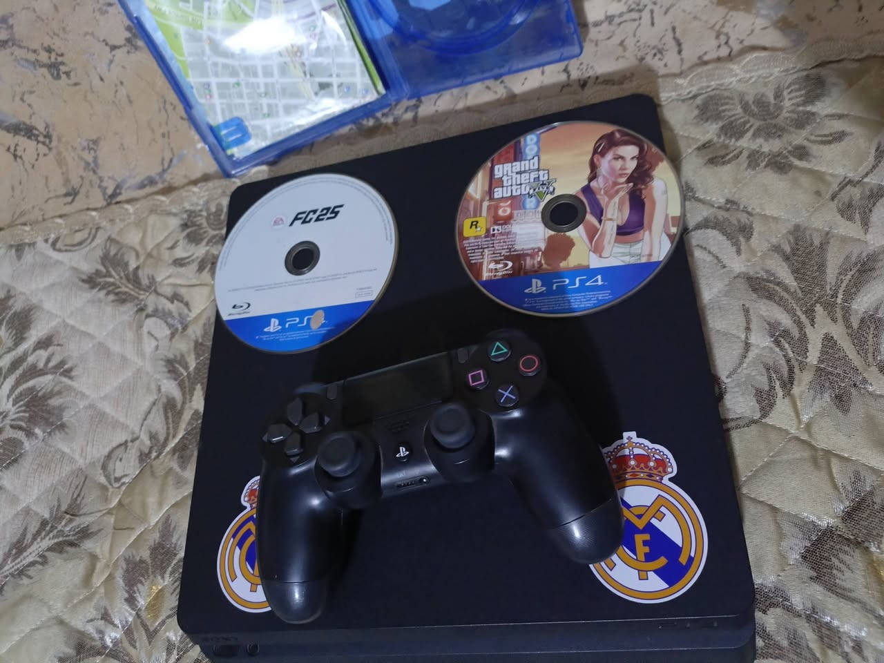 بلاي ستيشن فور سلم للبيع ***********
