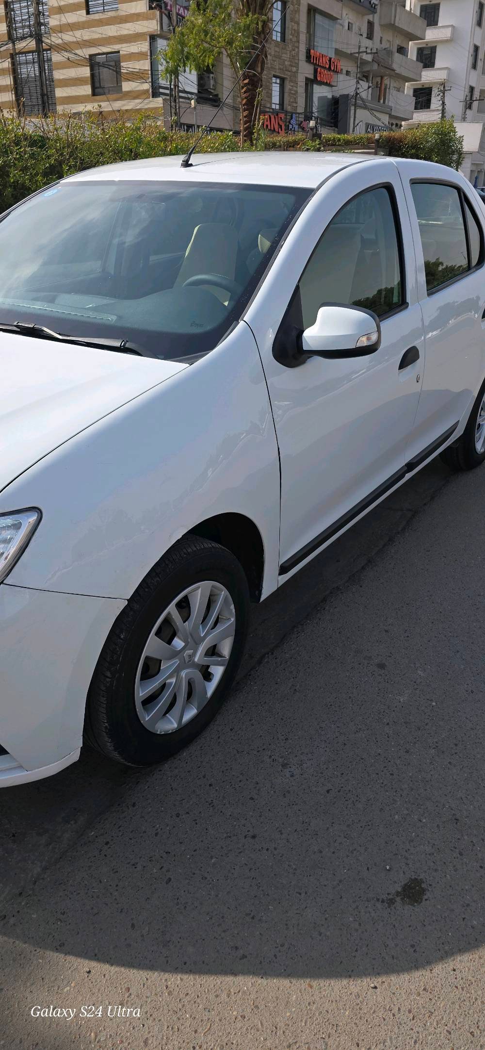 السلام عليكم رينو سمبل ٢٠٢٠ رقم بغداد الجديد هزة جديده سنوية جديدة محرك بالضمان ماشية ١٣١ بيها باب الايمن الامامي صبغ والخلفي بارد وجاملغ امامي جهة السايق بارد كير محرك صدر كهرباء كله مكفول ادامة كاملة السعر ٨٣ مكاني السيدية 
***********