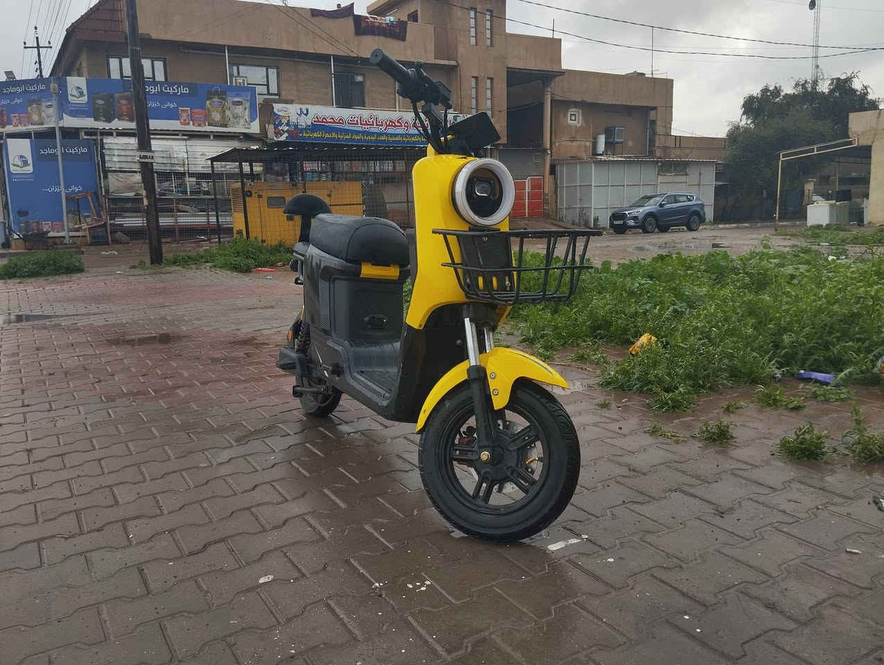 سلام عليكم
دراجة R9 للبيع 
لون اصفر
بطاريات شرط الفحص 
الدراجه نضيفه وشرط الفحص 
مكاني كركوك _حي النداء 
رقم التواصل ***********
الرقم الثاني ***********
