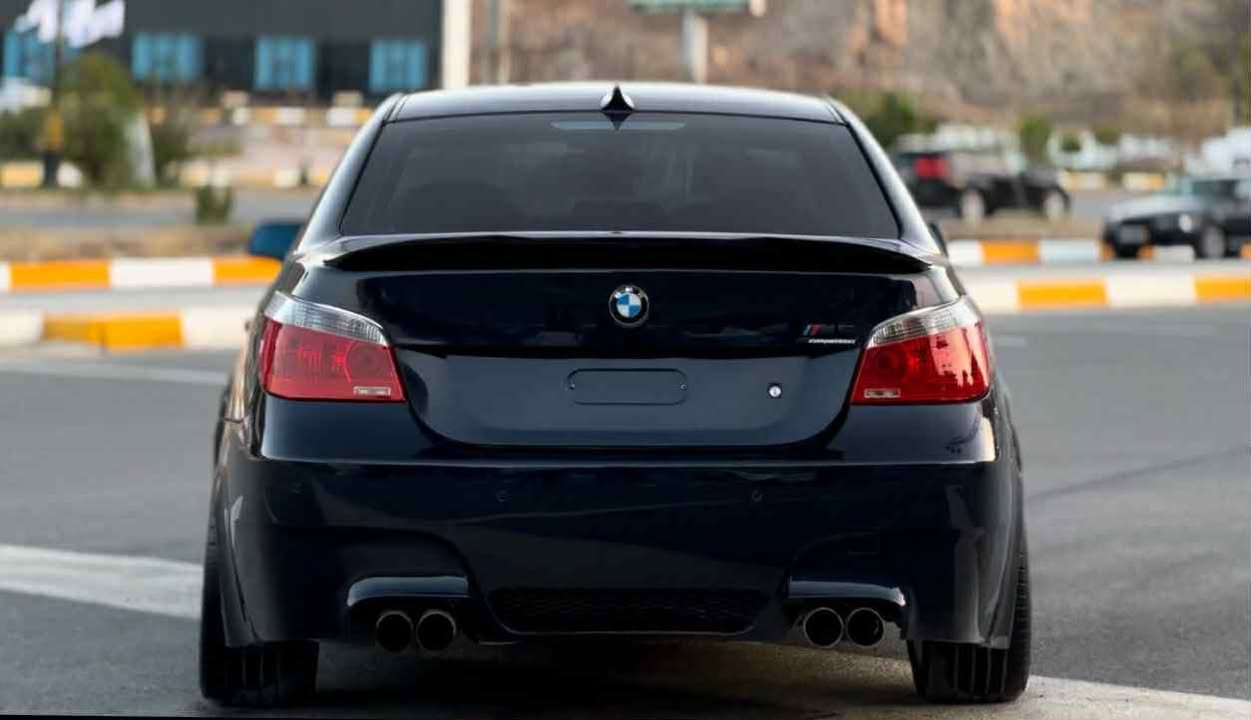 bmw e60 2004  كوشن جلد كوشن خەزن. تەبریت گێرو مەكینە بەشەرت ٥٢٥نۆزل كورت تەقەو رەقە بەشەرت یەك دینار مەسروفی نیە نرخ ٧٩ گەڵاو مەجال ژ.م *********** واتس ئەپ
