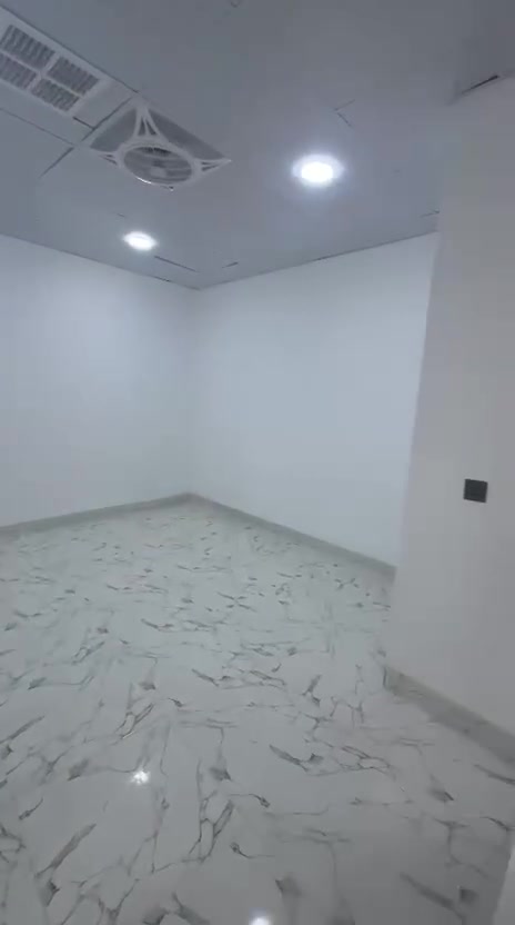 شقة طابق ثاني للأيجار زيرو منطقة الحرية شارع رزكار تبلو غرفة نوم واستقبال ومطبخ وصحيات 
السعر٢٠٠
***********
