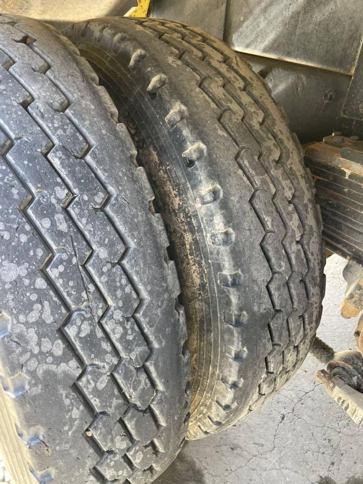 ًسلام عليكم  مان تيكا للبيع موديل 2004محرك بمب ونوزل بدون صرف وبخار وكير ابشرط  كير عادي 4*4مجموعة نص جي اف طخم طاير نص عمر بوديها مايلر 15متر دبل قماره بدون صبغ تبريد شغال رقمها كركوك مشروع وطني جديد بأسمي شرط تحويل وبيها حصة كاز كركوك سعر 250ومجال العنوان كركوك  ***********
