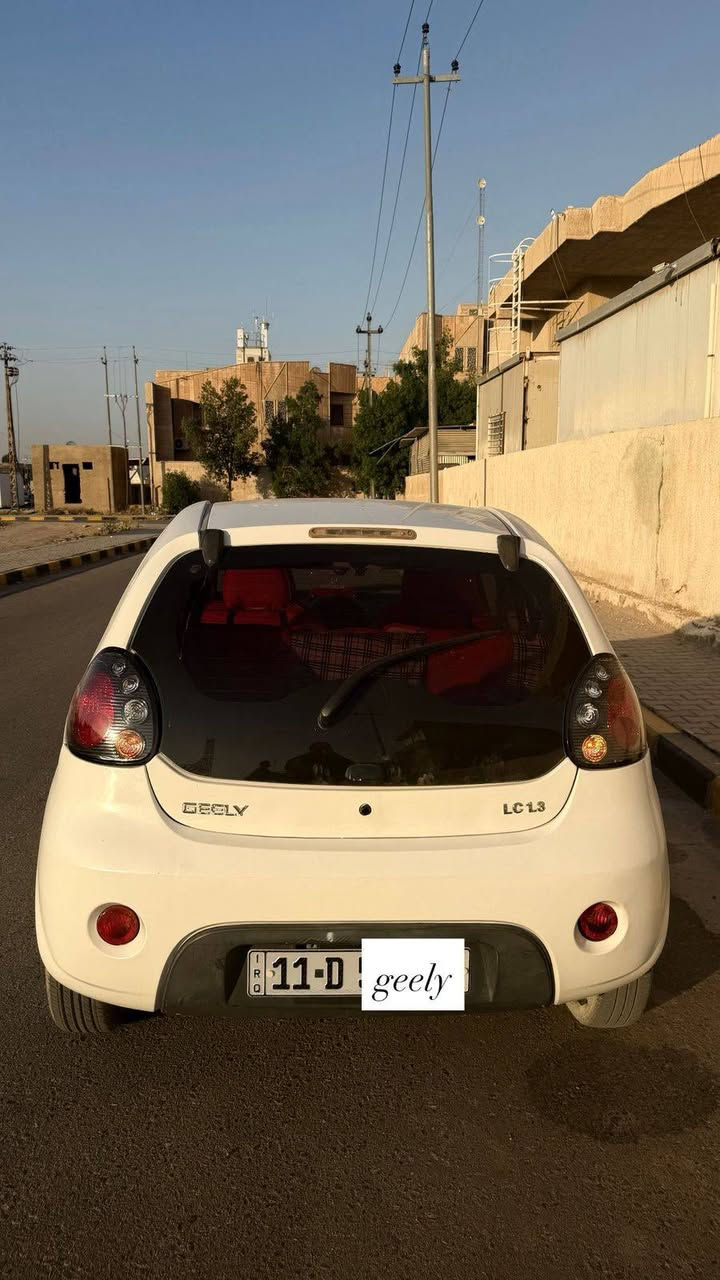 السلام عليكم
 باندا موديل ٢٠١٢ رقم بغداد رقم الجديد  مكينة كير نظيف جداً اوتوماتيك تبريد ثلج  شاشة كامرة باتري جديد تخم تاير دوشمة جديدة غرفتة نظيفة جداً  مكانه النجف 
للتفاصيل أكثر اتصل ***********
