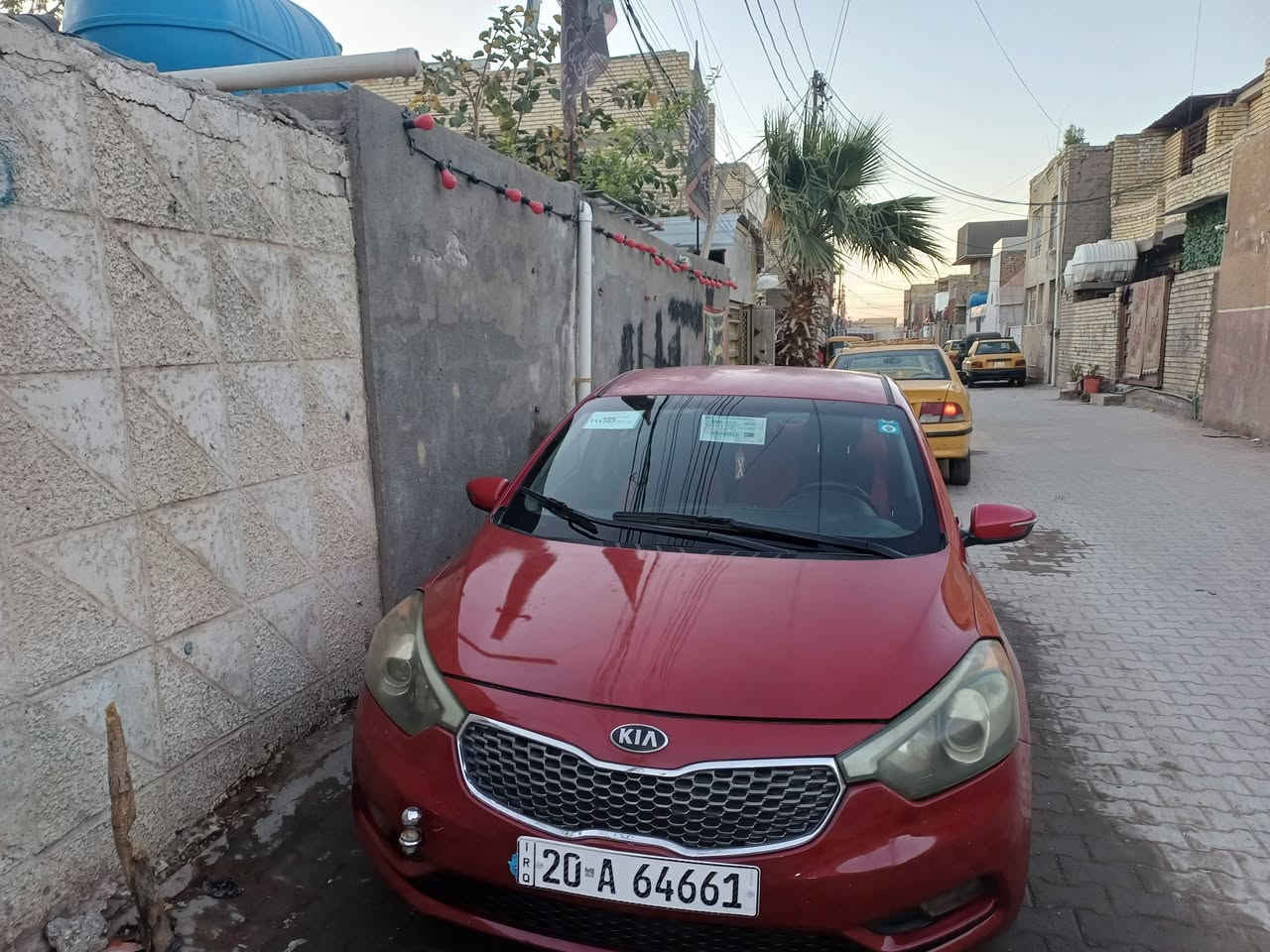 سلام عليكم سياره فورتي موديل ٢٠١٤ ضرره جاملغ وبنيد فقط سياره جاهزه من كل شي باسمي رقم دولي والهزه جديده تخم تاير وتبريد شرط ابيع على سونر  السعر ١٠٢وبيه مجال مكاني الشعب *********** بي واتساب
