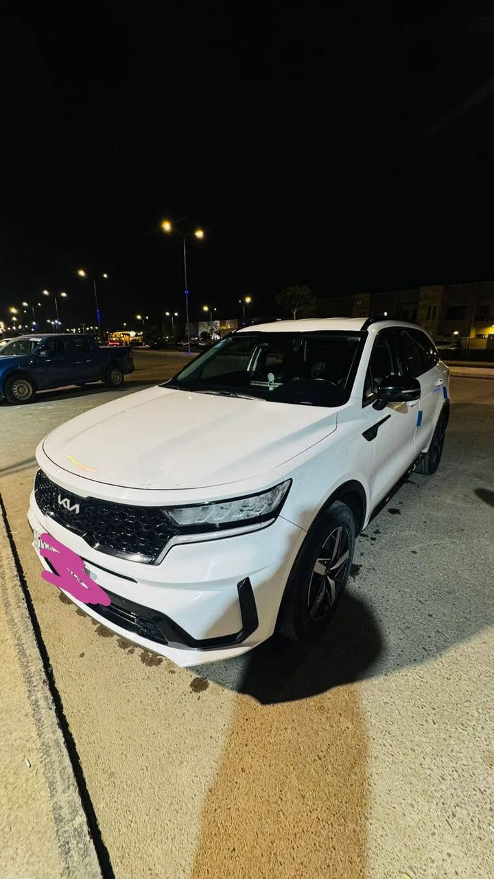 للبيع سورنتو موديل 22 سبعة راكب محرك تيربو 2500 وارد امريكي  رقم بغداد حادث بسيط جدا ضربة بسيطة بالدعامية وتعديل بارد بالبنيد لا يوجد فيها صبغ ابدا صور الحادث موجودة فول مواصفات عدا البانوراما ممكن الاتصال على الرقم ***********  يوجد وتس اب السعر بالخاص ،
