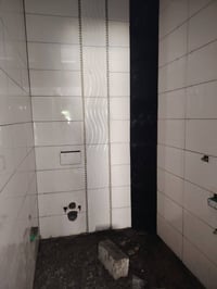 اسطه سيراميك وبورسلين و موزايك متفرغ حاليا. 07700510160