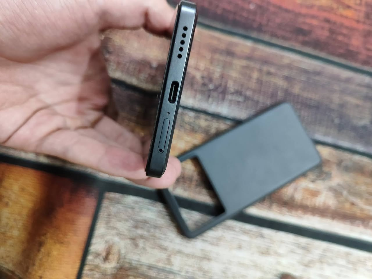 بوكو X6 برو 5G للبيع
التلفون بعده جديد
ذاكرته :512 والعشوائيه 12+12=24
الكاميرا: خلفية ثلاثية 2+8+64 م.ب  تدعم المثبت البصري / الكاميرا امامية 16 م.ب 
الشاشة :6.67 بوصة بدقة 1220×2712
نوع أموليد.. 
معدل تحديث شاشة 120 هرتز
الصوت ستريو
المعالج: ثماني النواة Dimensity 8300 Ultra تكنولوجيا 4 نانو  
 بوبجي 120فريم
البطارية :5000 مللي امبير 
السعر 325بي مجال 
مكاني الشطره ✅


**إذا كنت صاحب هذا الإعلان وتريد حذفه لأي سبب، رجاءا أرسل رسالة إلى الدعم الفني**