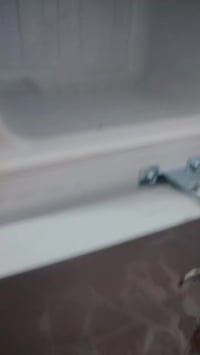 ثلاجه صغيره تبريد ثلج مستعمله اسبوع  للبيع او مراوس بثلاجه جبيره عنوان...