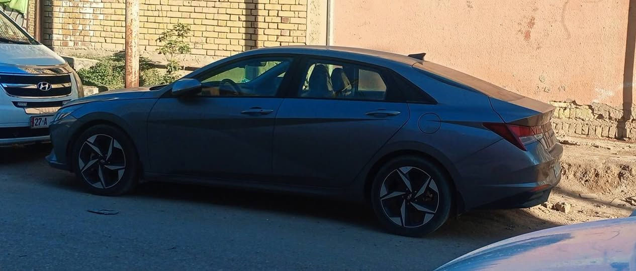 مستعجل ع البيع كلش بسبب ظرف
النترا موديل 23 امريكي ماشية ٤٠ الف كير محرك شاصي  لغود  صدر كفاله . اعبيلهه بانزين محسن ودهن وكالة ليكومولي ماي احمر راديتر حتى ماي الماسحات وكاله المانية . سياره مامتعوبه ابد حره رقم انكليزي . بس بيهه ملاحظات بالكشر تواصل وياي وانطيك التفاصيل ونتفق 

واتساب ***********
