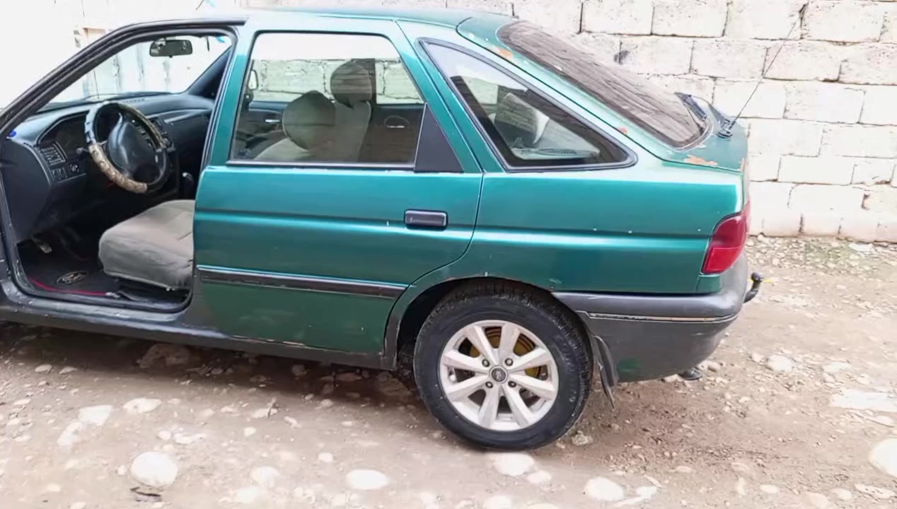 فورد 94 رقم جديد بسمي وكوبون بانزين جاهزة محرك تك السعر 24 وبيها مجال ***********
