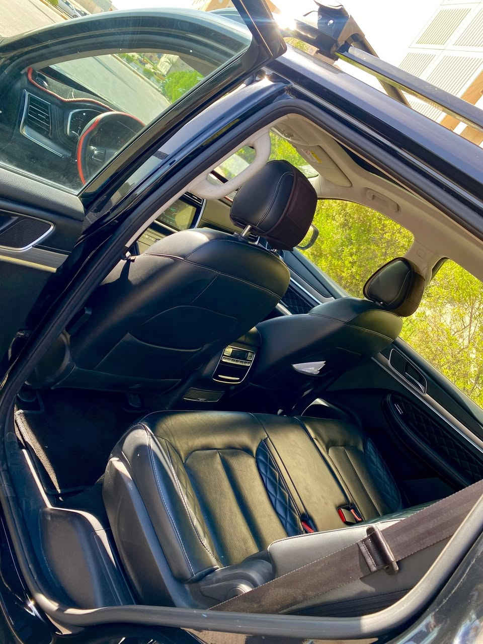 السلام عليكم
MG RX8 BLACK EDITION 2022
سيارة بدون حادث
محرك 4 سلندر توين تيربو
7 مقاعد
دفع رباعي 4×4
سقف بانوراما
دواسة كهربائية 
ماشية 60,000
كاميرا 360
مقاعد جلد
شاشة كبيرة + CarPlay
صيانة منتظمة وجاهزة للفحص 
الموقع: (بغداد)
 للاستفسار: (***********)
