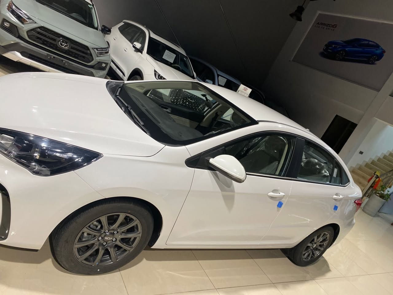 سلام عليكم عندي اريزو 5للبيع مرقم اربيل بيها بطاقه بانزين هم ضمان شركه 6سنوات ماشي 17الف عنوان كركوك رقم ?***********
