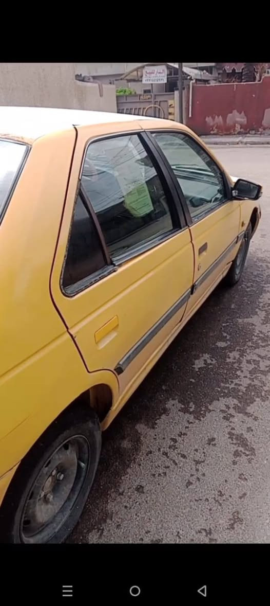 سلام عليكم بيجو بارص موديل ١١ تخم تاير جديد كير جديد صدر جديد الداخل نضيف كهربايات كلهة شغالة المكينة بيهة بدايت تبخير رقم بغداد مكان السيارة بغداد السعر ٢٤ او بيهة مجال ***********
