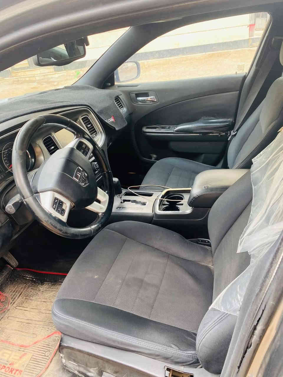 السلام عليكم 
جارجر ادوات خليجي كفالة من الكص و السرقة و العشائر فول مواصفات باتري جديد تخم تاير جديد حدادية نضيفة بشكل كهربائيات مضبوطة بشكل لايت عالي يخبل دواخل كلش نضيفة شاشة كبيرة سماعات دمام اربع بصمات تحكم و تدفئة بالمري تحكم استيرن كامل تبريد تدفئة بالكشن كفالة مكينة كير كفالة بشرط ٢٦٠ تمشي وين متريد سيارة مال جناي مكانها بالعمارة بيها ارقام فقط السعر ٧٥ وبي مجال للشراي 
***********
