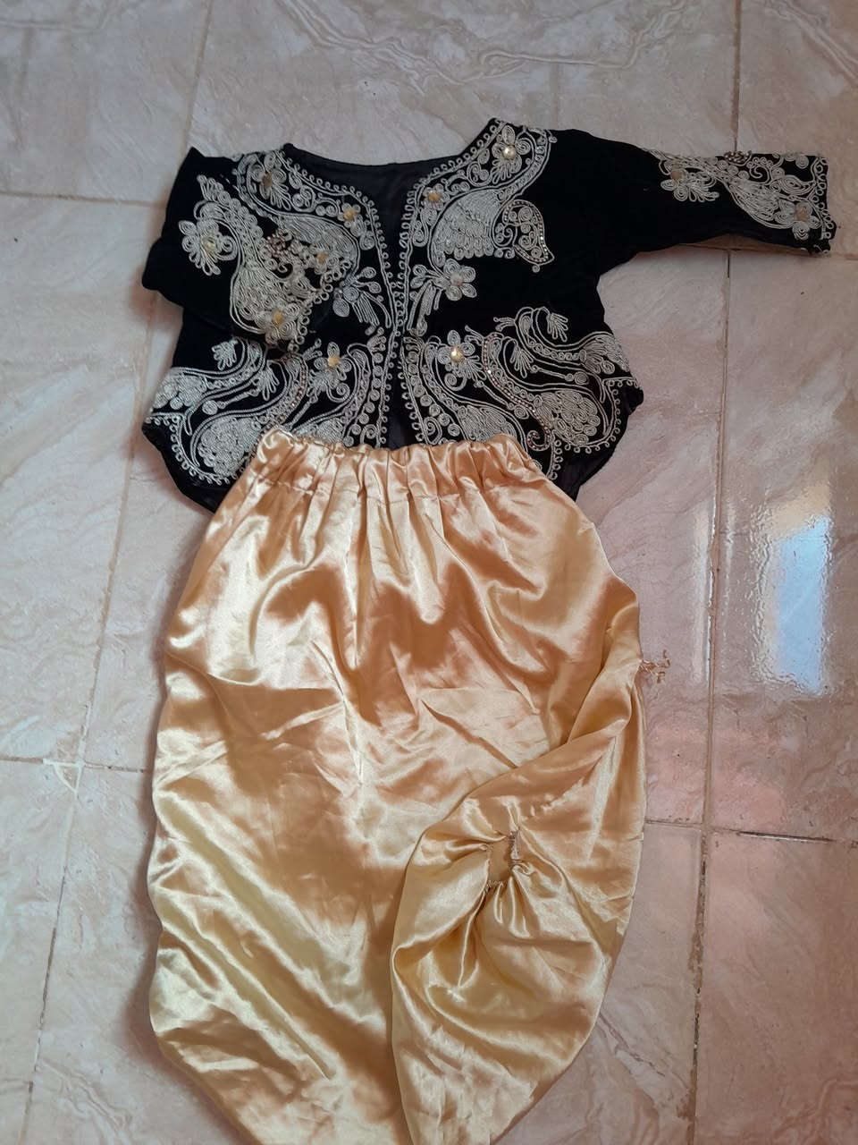 ملابس بنات صغار للكراء بسعر مغري 
المكان الهاشمية
 مرحبا بالجميع


**إذا كنت صاحب هذا الإعلان وتريد حذفه لأي سبب، رجاءا أرسل رسالة إلى الدعم الفني**