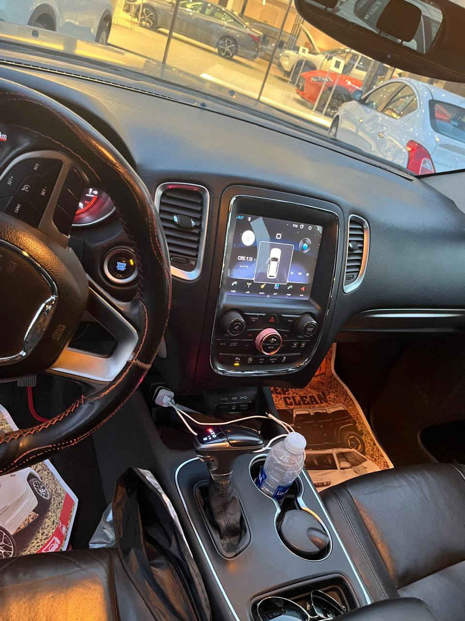 السلام عليكم
دوج دورنكو رقم بغداد 
٢٠١٩ sxt 
كشنات جلد وكهرباء 
٧ راكب ٣ قطع تبريد 
بصمه تشغيل وابواب وتشغيل عن بعد 
محرك ٣٦٠٠ كفاله علبلاد مامفتوح 
كير طياره
ويل كب gt
ماشيه ٧٣ الف حقيقي 
غرفته جديده لوك 
حادثه موضح بلصور بنيد مبدل للتحديث فقط بجم مكفول ومن اجتي من امريكه بيه جاملوغات خلفيه كلير وشويه بلباب بس كفاله من دكه جاكوج ومعجون 
سعره ٢٠٠ وبيه مجال بسيط حك الجيه 
مكاني صلاح الدين بلد 
***********
