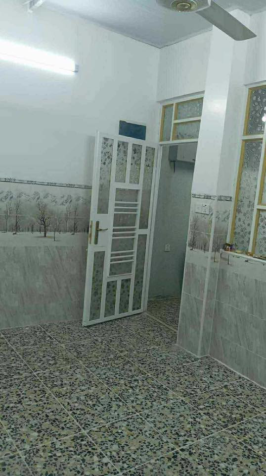 بيت تجاوز للايجار القاهرة خلف الجوازات المساحة ٥٠ متر مال عائلة صغيرة بناء جديد سكف سندويج ايجارة ٢٥٠ قفل 
***********
