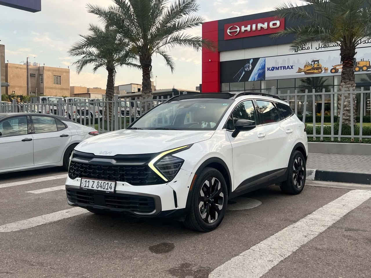 السلام عليكم
كيا سپورتاج2024   plug in Hybrid هايبرد بلك ان 
يعني تكدر تستخدم سياره كانما سياره كهربائيه 
وتكدر تستخدمها  نظام الهجين 
وتكدر تستخدم نظام الوقود انته بكيفك علما تكدر تشحنها شحن خارجي ايضأ وتستخدمها كسياره كهربائيه بصوره تامه وتنسى محرك وبانزين ودوخته 
عداد المسافه 24الف
كيلو متر قابل للزيادة
سعه المحرك 1500 تيربو
فول  موصفات    مواصفاتها :-بنوراما-بصمة  -شاشة كبيره على طول دشبول -كاميرا دوارة 
-رادارات / رادار امامي /رادار جانبي /رادار خلفي -حساسات خلفي -خرائط نظام كيا مفعل بيها اصلا 
-كشنات تدفة‏ -كشنات جلد .-دفع رباعي  نضام جبلي وثلجي وترابي-نزول منحدرات                                                  -كشنات كهرباء-تبريد قطعتين -اوتوهولد -ويل كروم 
-مسجل ناطق مفعل-بلوتوث USB ابل كار بلاي والاندروير . -حاجب ليد-نقطه عمياء-مراة تعتيم 
-اشاراة  مرايه فول تحكم ستيرن كير ماوس                                                                                 -اوتو بريك بريك بصمة                                                  زنون + Led-شحن اللاسلكي                                                           -‏داخل اسود جلد -نضام قياده أيكو + سبورت + نورمل
-مثبت سرعه-تحديد مسار والقياده الاليه
-دمامات صوت هايكولش مرغوبه
  -لايت بلادي Led +  زينون ‏دبل زينون اصلى . -رادار الخطوط البيضاء لايتات اربع عدسات + ليد -شاشة إلكتروني-تشغيل عن بعد 
-منفذ شحن في المقاعد الأمامية-تبريد منفصل السائق عن الراكب مع دكتات تبريد خلفية. .
وبعد كومه مواصفات موجود بسياره
للاستفسار اكثر  ***********
السعر 220  وبيها مجال رقم بغداد السياره كوري وارد امريكي
