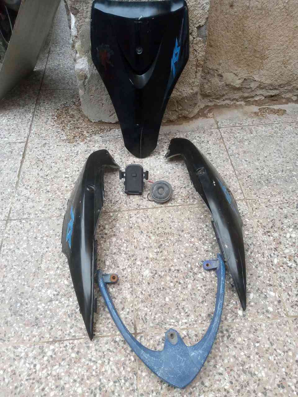 السلام عليكم كفرات ماكس عدله مختمات اصليات كلهن ختم واحد وسبايدر خلفي وهورن وستاند مبايل كلهن سعرهن 25 الف قفل العنوان نجف حي العسكري مدارس ***********
