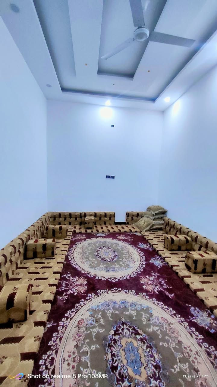 بيت للبيع المساحة 157م مسلح جديد 
منطقة 36 يقع على شارع 20 مقابل مدرسة 🏫 الفرسان 
غرفتين نوم صاله مطبخ براني صحيات داخلية وخارجية 
للاستفسار اكثر اتصال ع أرقام المكتب المعالي للعقار حي العسكري قرب النجده بالسماوة 
***********
***********
